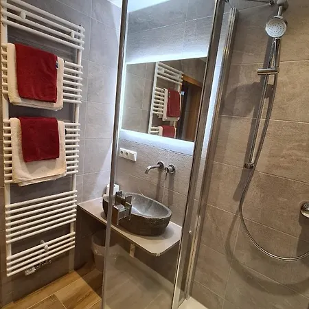 Gebirgshaeusl Otel 3*