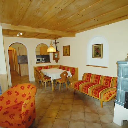 Gebirgshaeusl Otel 3*