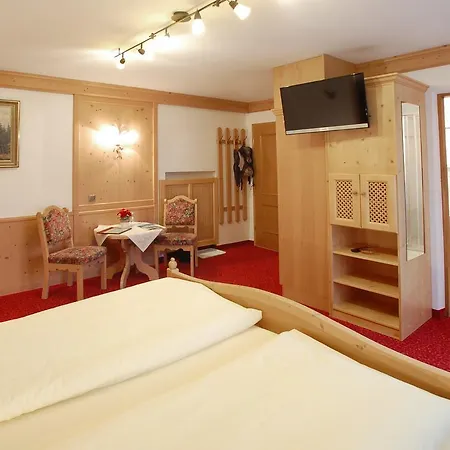 Hotel Gebirgshaeusl Hotel Engedey