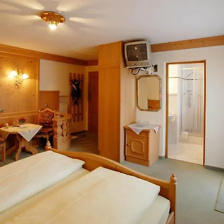 Gebirgshaeusl Otel 3*