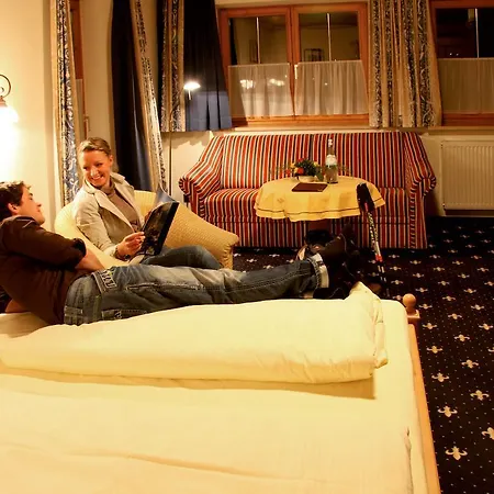 Gebirgshaeusl Otel 3*